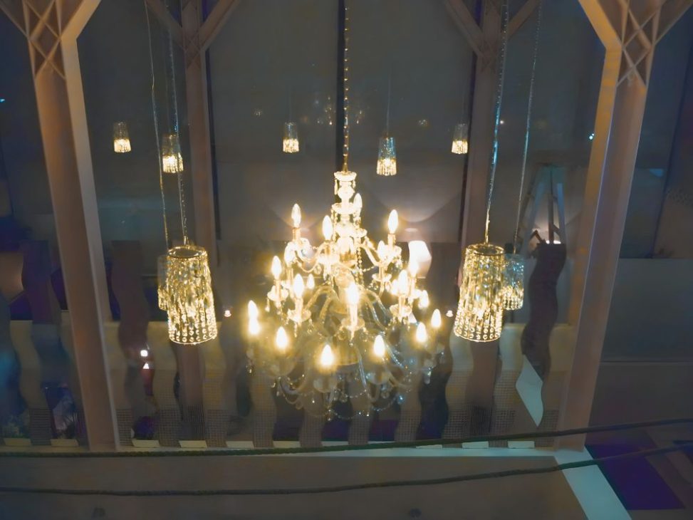 最新の海外インテリア照明の納品事例集 | 豊島区スパイラル様にクリスタルシャンデリアとクリスタルペンダントライトを納品しました。 最新の海外インテリア照明の納品事例集 | 豊島区スパイラル様にクリスタルシャンデリアとクリスタルペンダントライトを納品しました。