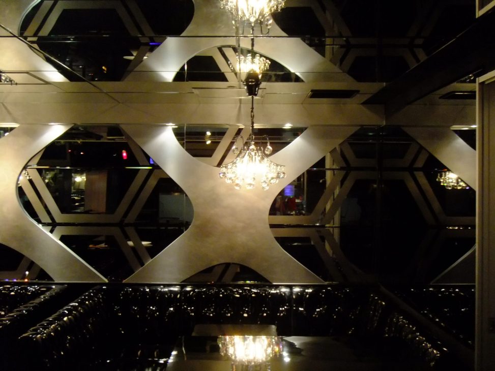 最新の海外インテリア照明の納品事例集 | 六本木Club Flower様に多数クリスタルシャンデリアを納品しました。 最新の海外インテリア照明の納品事例集 | 六本木Club Flower様に多数クリスタルシャンデリアを納品しました。