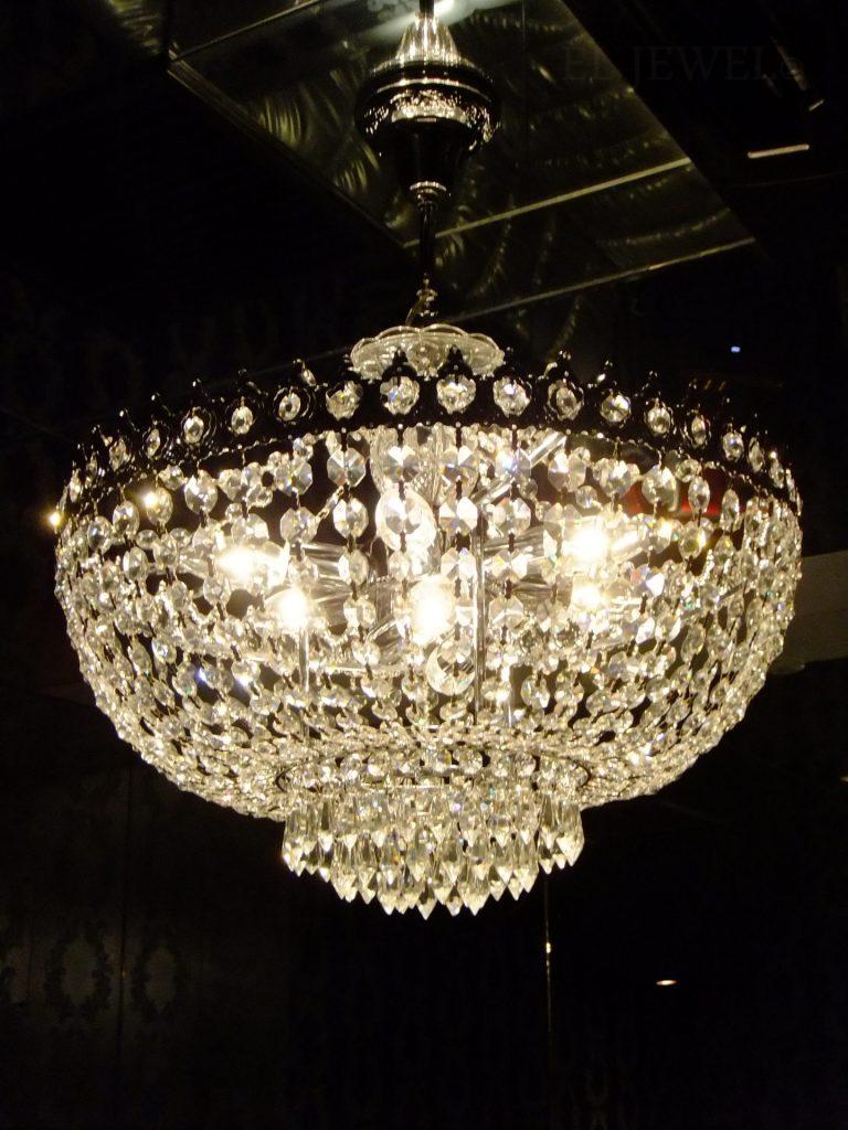 最新の海外インテリア照明の納品事例集 | 六本木Club Flower様に多数クリスタルシャンデリアを納品しました。 最新の海外インテリア照明の納品事例集 | 六本木Club Flower様に多数クリスタルシャンデリアを納品しました。
