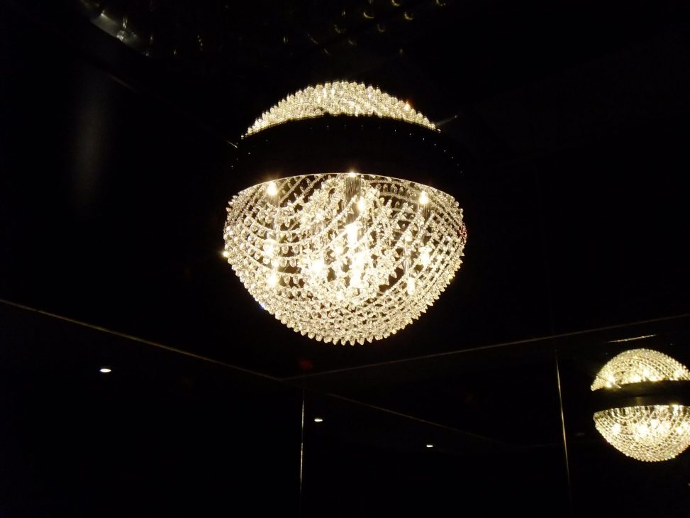 最新の海外インテリア照明の納品事例集 | 六本木Club Flower様に多数クリスタルシャンデリアを納品しました。 最新の海外インテリア照明の納品事例集 | 六本木Club Flower様に多数クリスタルシャンデリアを納品しました。