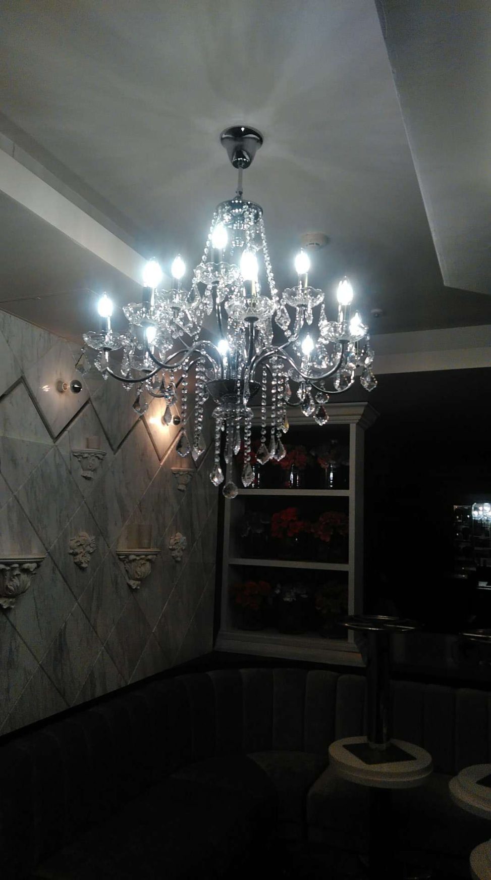 最新の海外インテリア照明の納品事例集 | 新宿ホストクラブ様にシャンデリアを納品させていただきました。 最新の海外インテリア照明の納品事例集 | 新宿ホストクラブ様にシャンデリアを納品させていただきました。