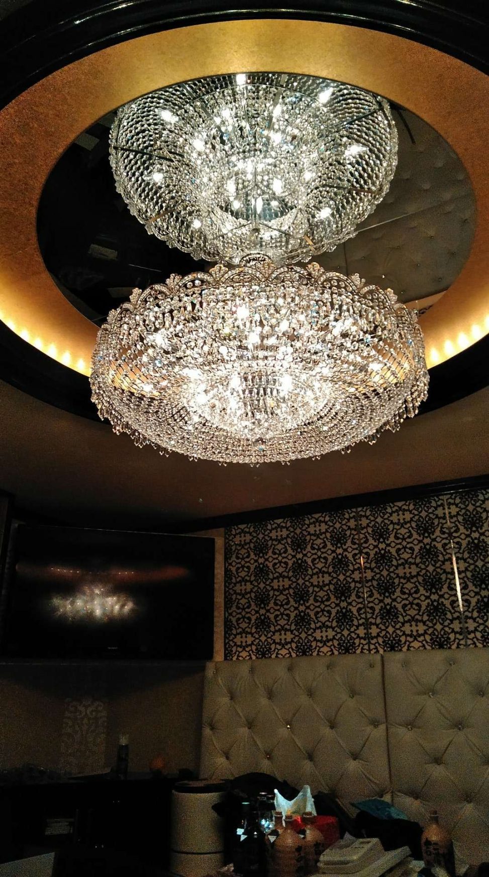 最新の海外インテリア照明の納品事例集 | 横浜のクラブ様にクリスタルシャンデリアを納品いたしました。 最新の海外インテリア照明の納品事例集 | 横浜のクラブ様にクリスタルシャンデリアを納品いたしました。