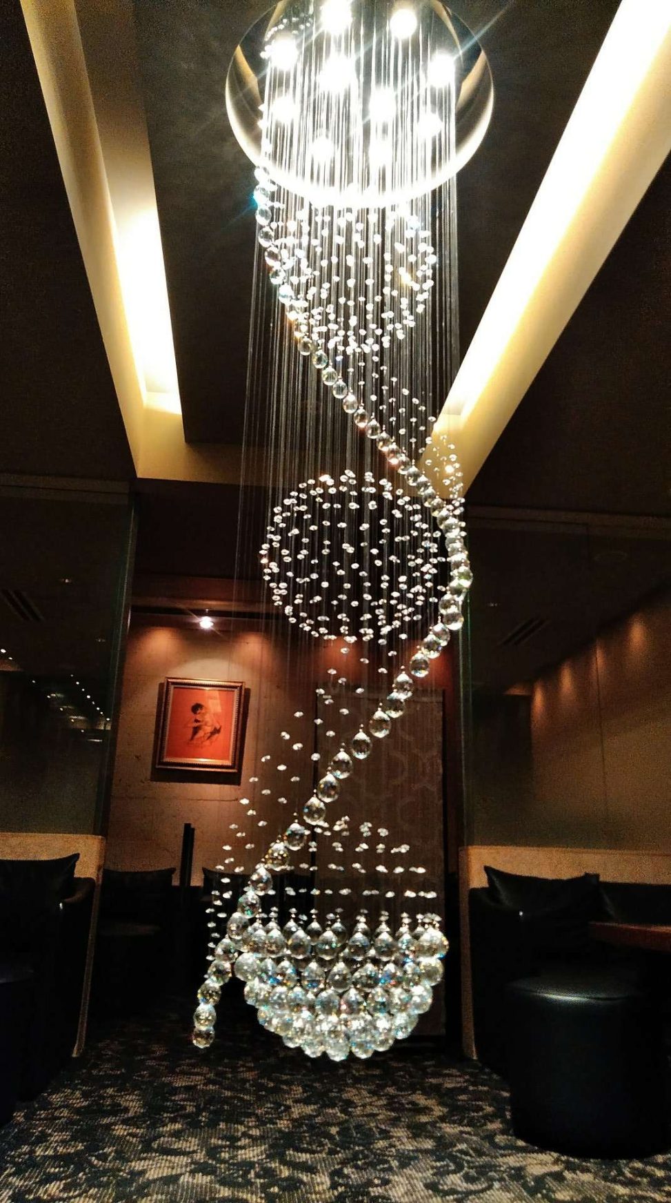 最新の海外インテリア照明の納品事例集 | 福井県クラブT様にワイヤーアートのクリスタルシャンデリアを納品しました。 最新の海外インテリア照明の納品事例集 | 福井県クラブT様にワイヤーアートのクリスタルシャンデリアを納品しました。