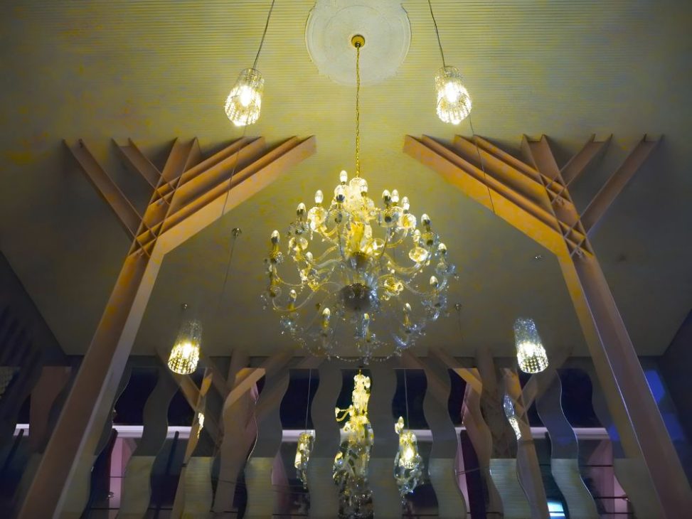 最新の海外インテリア照明の納品事例集 | 豊島区スパイラル様にクリスタルシャンデリアとクリスタルペンダントライトを納品しました。 最新の海外インテリア照明の納品事例集 | 豊島区スパイラル様にクリスタルシャンデリアとクリスタルペンダントライトを納品しました。