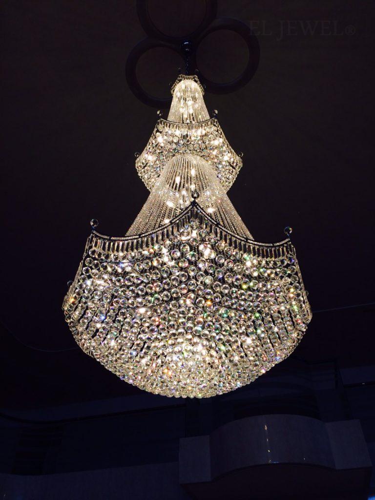 インテリア照明の納品実績 | 印旛カントリークラブクラブハウス様に豪華な大型クリスタルシャンデリアの納品しました。