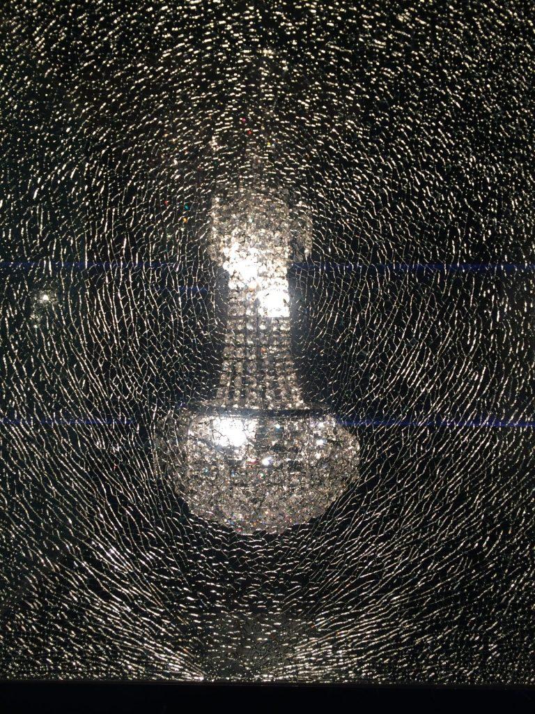 最新の海外インテリア照明の納品事例集 | 名古屋市クラブシェリー様にクリスタルシャンデリアとクリスタルラインカーテンを納品しました。 最新の海外インテリア照明の納品事例集 | 名古屋市クラブシェリー様にクリスタルシャンデリアとクリスタルラインカーテンを納品しました。