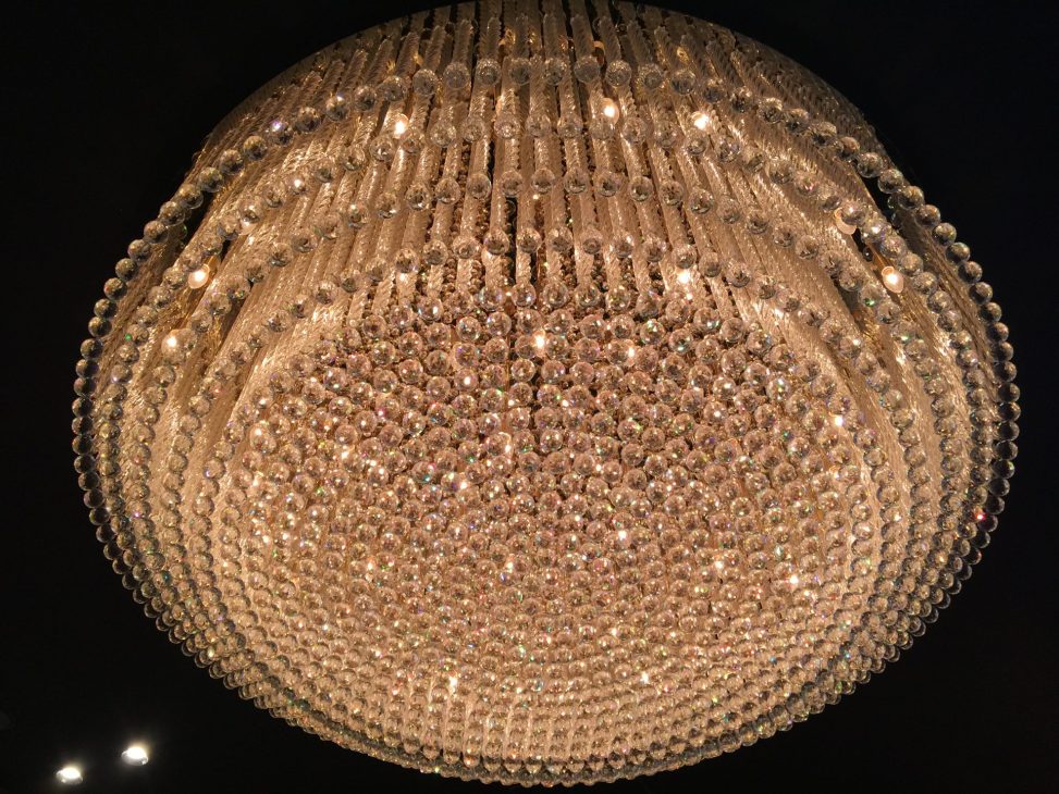 最新の海外インテリア照明の納品事例集 | 名古屋市のTEPPAN DINING様の豪華オーダーメイドの特注シャンデリアを納品しました。 最新の海外インテリア照明の納品事例集 | 名古屋市のTEPPAN DINING様の豪華オーダーメイドの特注シャンデリアを納品しました。