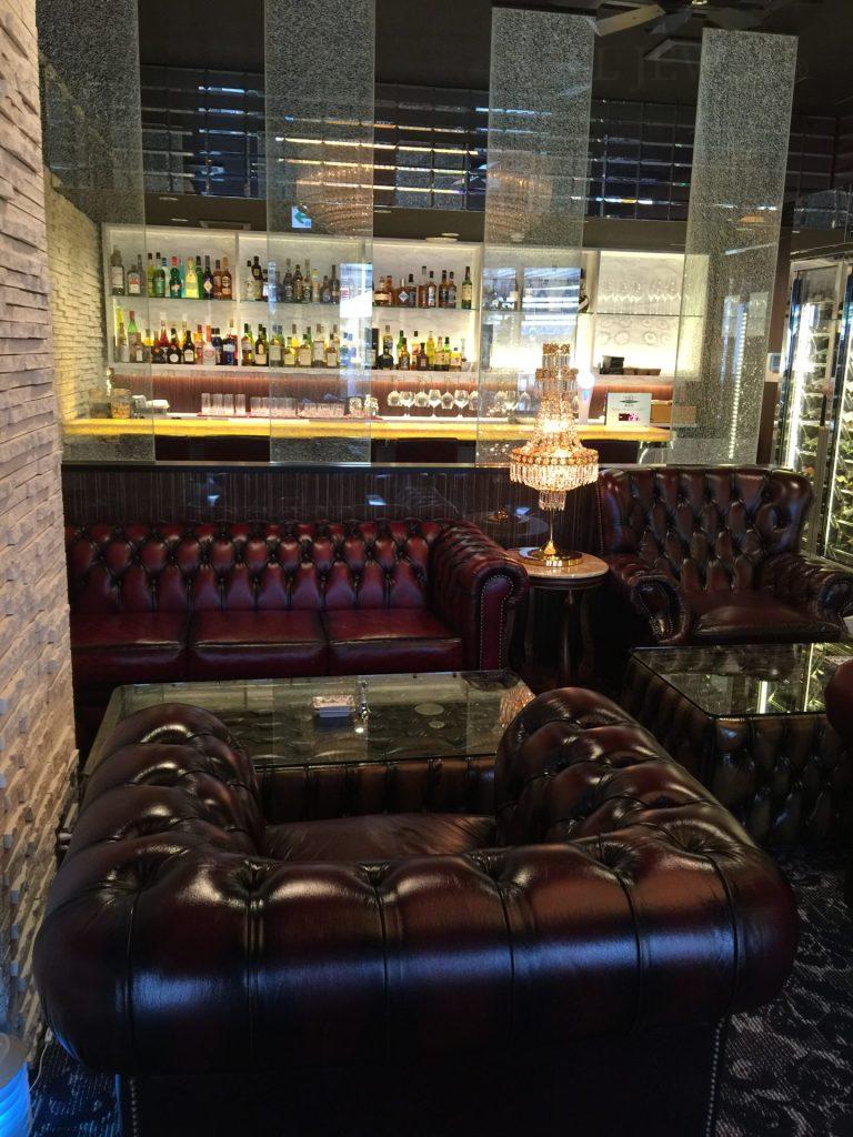 最新の海外インテリア照明の納品事例集 | 名古屋市のTEPPAN DINING様の豪華オーダーメイドの特注シャンデリアを納品しました。 最新の海外インテリア照明の納品事例集 | 名古屋市のTEPPAN DINING様の豪華オーダーメイドの特注シャンデリアを納品しました。