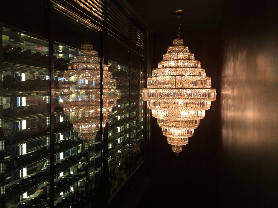 最新の海外インテリア照明の納品事例集 | 名古屋市のTEPPAN DINING様の豪華オーダーメイドの特注シャンデリアを納品しました。 最新の海外インテリア照明の納品事例集 | 名古屋市のTEPPAN DINING様の豪華オーダーメイドの特注シャンデリアを納品しました。