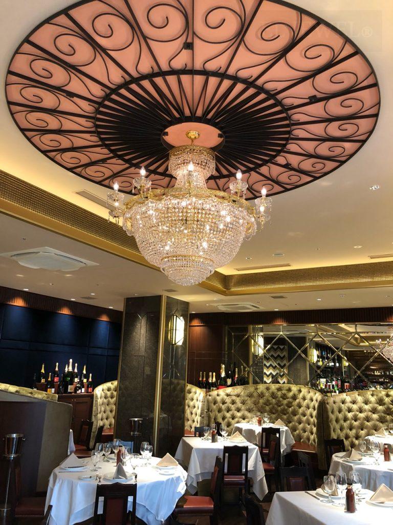 最新の海外インテリア照明の納品事例集 | 六本木のステーキハウスエンパイア様に豪華なシャンデリアを納品しました。 最新の海外インテリア照明の納品事例集 | 六本木のステーキハウスエンパイア様に豪華なシャンデリアを納品しました。