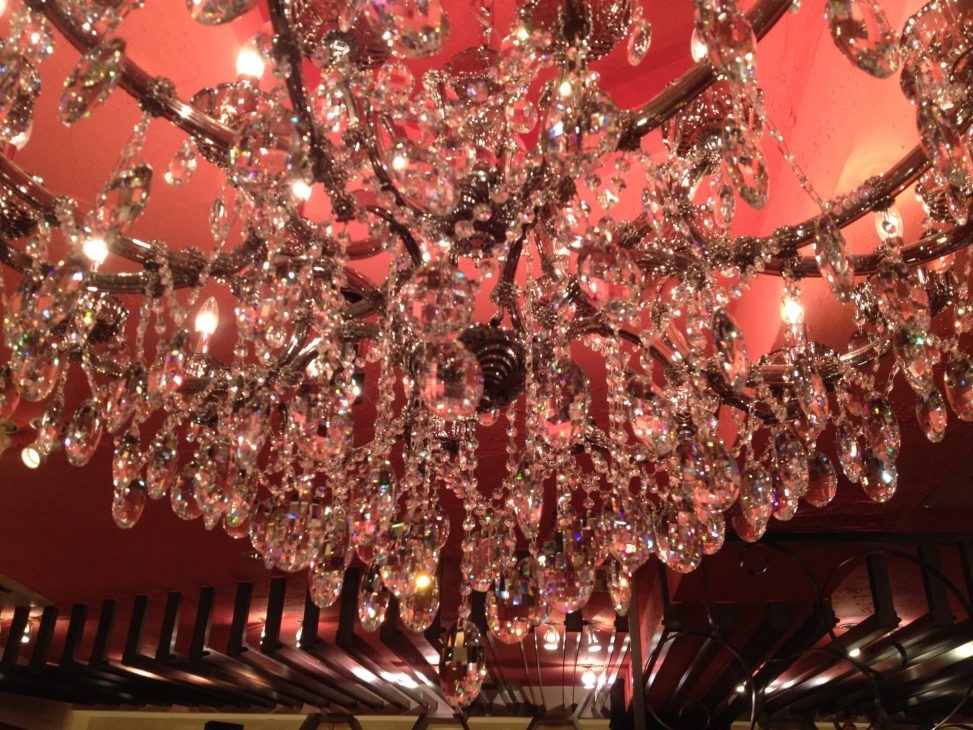 最新の海外インテリア照明の納品事例集 | 厚木のクラブアテナ様に大型クリスタルシャンデリアとシーリングシャンデリアを納品しました。 最新の海外インテリア照明の納品事例集 | 厚木のクラブアテナ様に大型クリスタルシャンデリアとシーリングシャンデリアを納品しました。