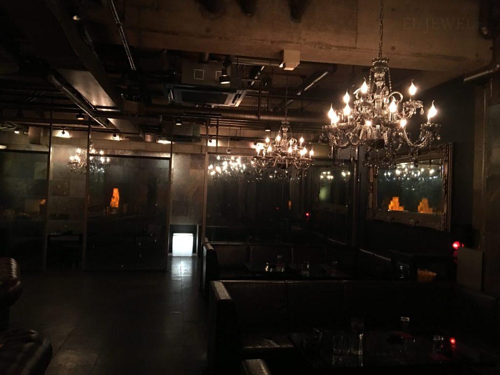 最新の海外インテリア照明の納品事例集 | 金沢市Gバーガラシャ様に大型特注クリスタルシャンデリアを納品しました。 最新の海外インテリア照明の納品事例集 | 金沢市Gバーガラシャ様に大型特注クリスタルシャンデリアを納品しました。