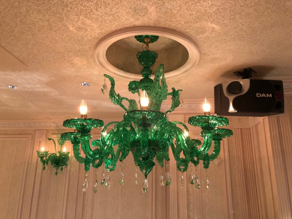 最新の海外インテリア照明の納品事例集 | 六本木のクラブ様に特注オーダーベネチアンシャンデリアを多数納品しました。 最新の海外インテリア照明の納品事例集 | 六本木のクラブ様に特注オーダーベネチアンシャンデリアを多数納品しました。