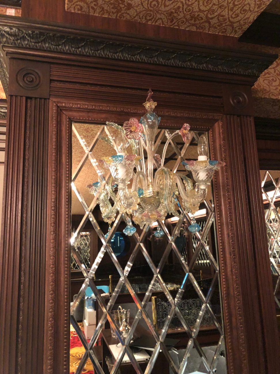 最新の海外インテリア照明の納品事例集 | 六本木のクラブ様に特注オーダーベネチアンシャンデリアを多数納品しました。 最新の海外インテリア照明の納品事例集 | 六本木のクラブ様に特注オーダーベネチアンシャンデリアを多数納品しました。