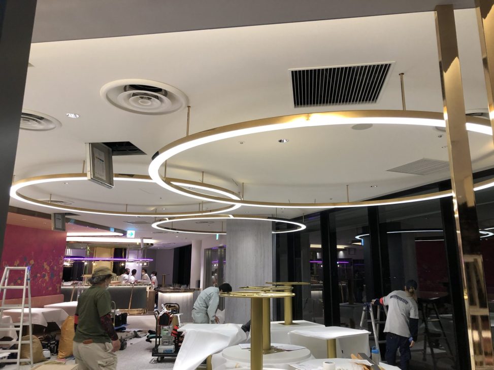 最新の海外インテリア照明の納品事例集 | モダンな特注オーダー照明をレストランに導入する、本当の理由とは? 最新の海外インテリア照明の納品事例集 | モダンな特注オーダー照明をレストランに導入する、本当の理由とは?