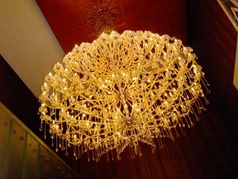 最新の海外インテリア照明の納品事例集 | 大型のオーダーメイドクリスタルシャンデリアを納品しました。|六本木のCLUB GIULIETTA様 最新の海外インテリア照明の納品事例集 | 大型のオーダーメイドクリスタルシャンデリアを納品しました。|六本木のCLUB GIULIETTA様