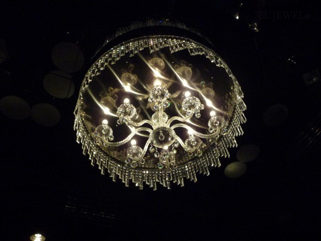 最新の海外インテリア照明の納品事例集 | 調布市クラブアルス店様にブラッククリスタルシャンデリアを納品しました。 最新の海外インテリア照明の納品事例集 | 調布市クラブアルス店様にブラッククリスタルシャンデリアを納品しました。