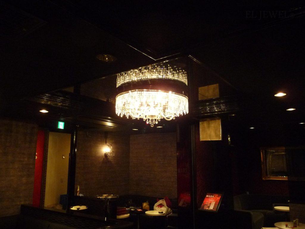 最新の海外インテリア照明の納品事例集 | 調布市クラブアルス店様にブラッククリスタルシャンデリアを納品しました。 最新の海外インテリア照明の納品事例集 | 調布市クラブアルス店様にブラッククリスタルシャンデリアを納品しました。