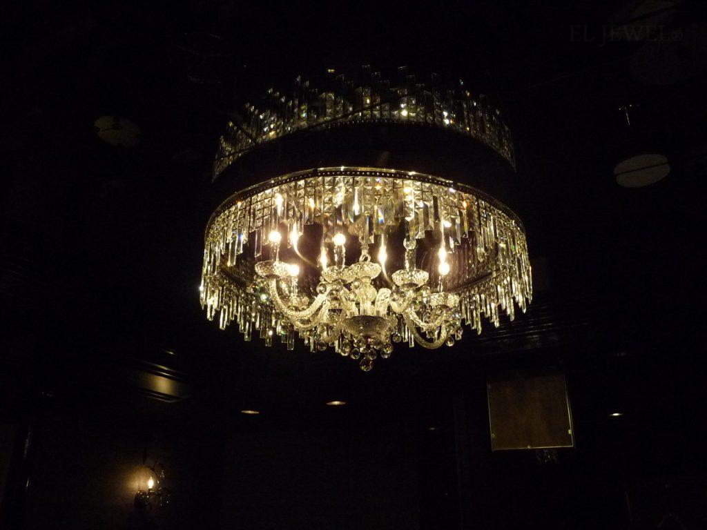 最新の海外インテリア照明の納品事例集 | 調布市クラブアルス店様にブラッククリスタルシャンデリアを納品しました。 最新の海外インテリア照明の納品事例集 | 調布市クラブアルス店様にブラッククリスタルシャンデリアを納品しました。