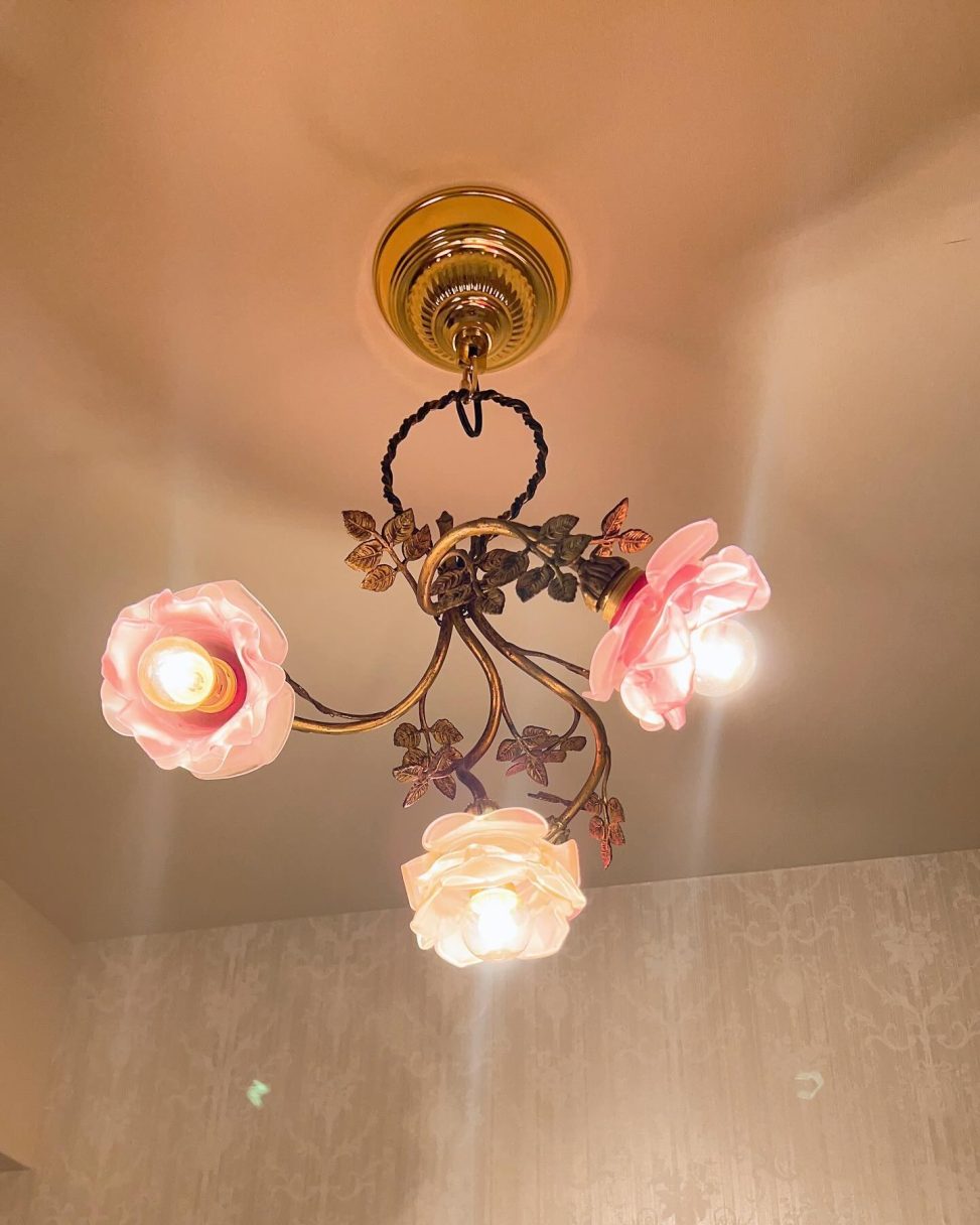 最新の海外インテリア照明の納品事例集 | 個人輸入のアンティークシャンデリアが日本で取り付けられない?|Y様宅邸 最新の海外インテリア照明の納品事例集 | 個人輸入のアンティークシャンデリアが日本で取り付けられない?|Y様宅邸