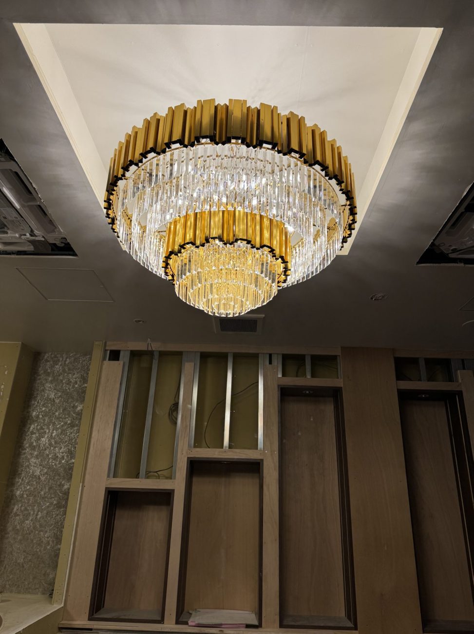 最新の海外インテリア照明の納品事例集 | クラブで使用するゴージャスなシャンデリアを探しています。おすすめはありますか?|高崎市クラブ様 最新の海外インテリア照明の納品事例集 | クラブで使用するゴージャスなシャンデリアを探しています。おすすめはありますか?|高崎市クラブ様