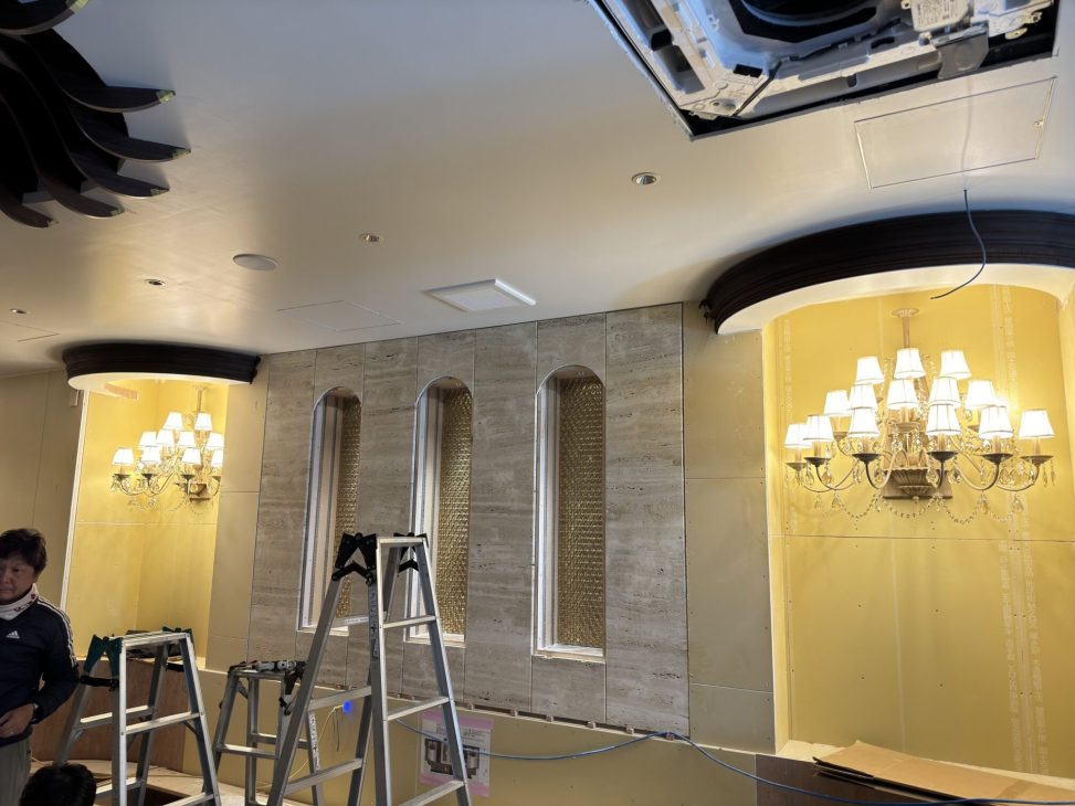 最新の海外インテリア照明の納品事例集 | クラブで使用するゴージャスなシャンデリアを探しています。おすすめはありますか?|高崎市クラブ様 最新の海外インテリア照明の納品事例集 | クラブで使用するゴージャスなシャンデリアを探しています。おすすめはありますか?|高崎市クラブ様