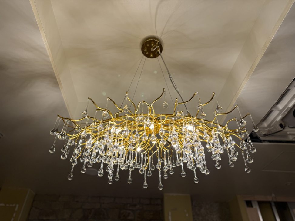 最新の海外インテリア照明の納品事例集 | クラブで使用するゴージャスなシャンデリアを探しています。おすすめはありますか?|高崎市クラブ様 最新の海外インテリア照明の納品事例集 | クラブで使用するゴージャスなシャンデリアを探しています。おすすめはありますか?|高崎市クラブ様