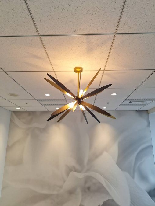 最新のインテリア照明の納品事例集 | オフィスのモダン照明を納品いたしました。｜合同会社iroai様