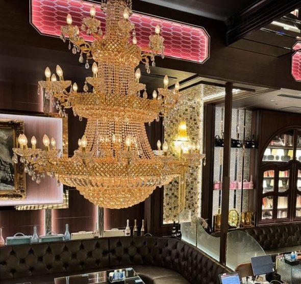 最新の海外インテリア照明の納品事例集 | 「大型シャンデリア、天井高や空間に合うサイズが見つからない?」を解決できます。 最新の海外インテリア照明の納品事例集 | 「大型シャンデリア、天井高や空間に合うサイズが見つからない?」を解決できます。