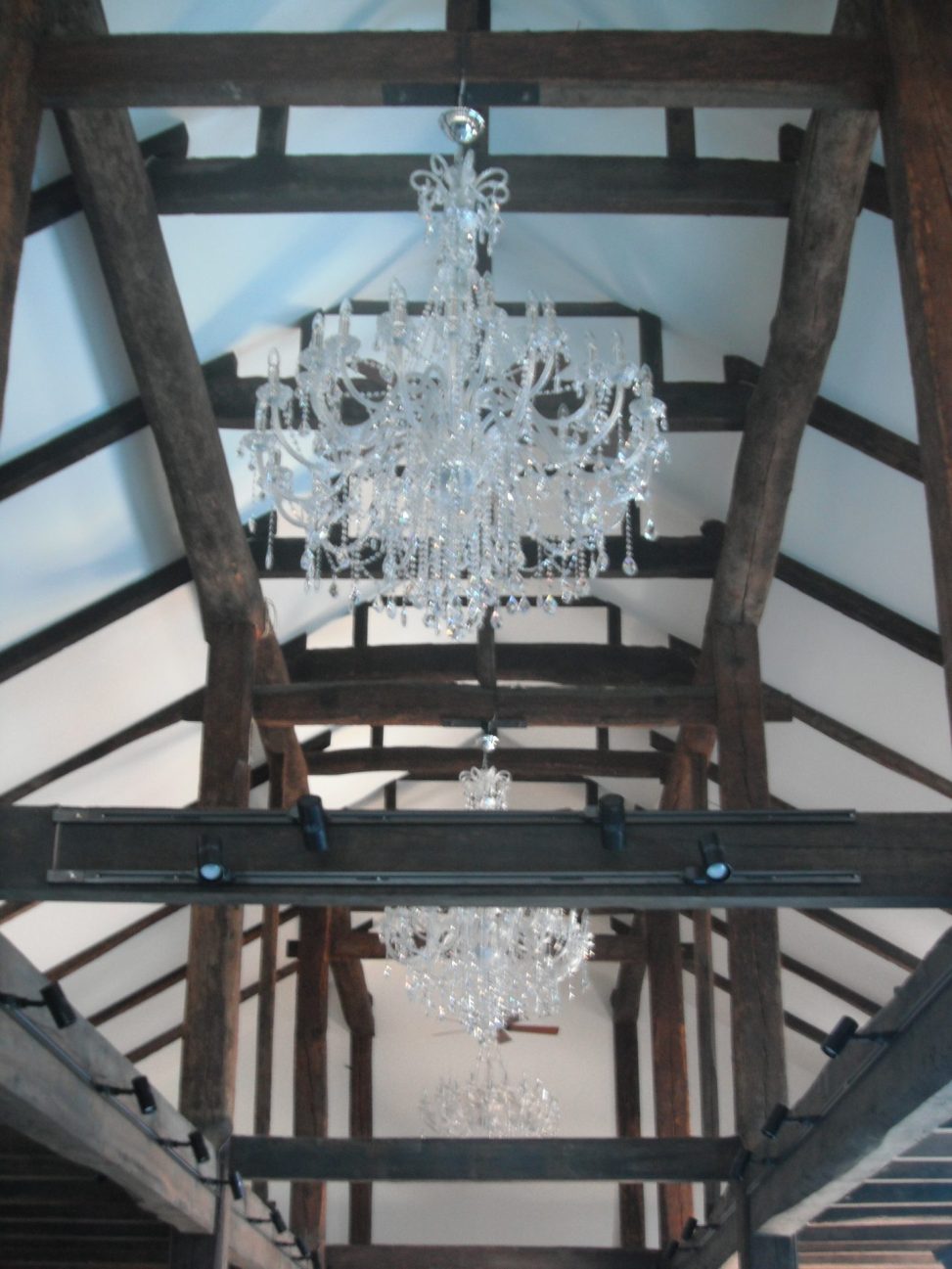 最新の海外インテリア照明の納品事例集 | 和の結婚式場にシャンデリアって合うの?実は相性抜群な理由とは? 〜ザ白梅クラシックガーデン蔵人様 施工事例〜 最新の海外インテリア照明の納品事例集 | 和の結婚式場にシャンデリアって合うの?実は相性抜群な理由とは? 〜ザ白梅クラシックガーデン蔵人様 施工事例〜