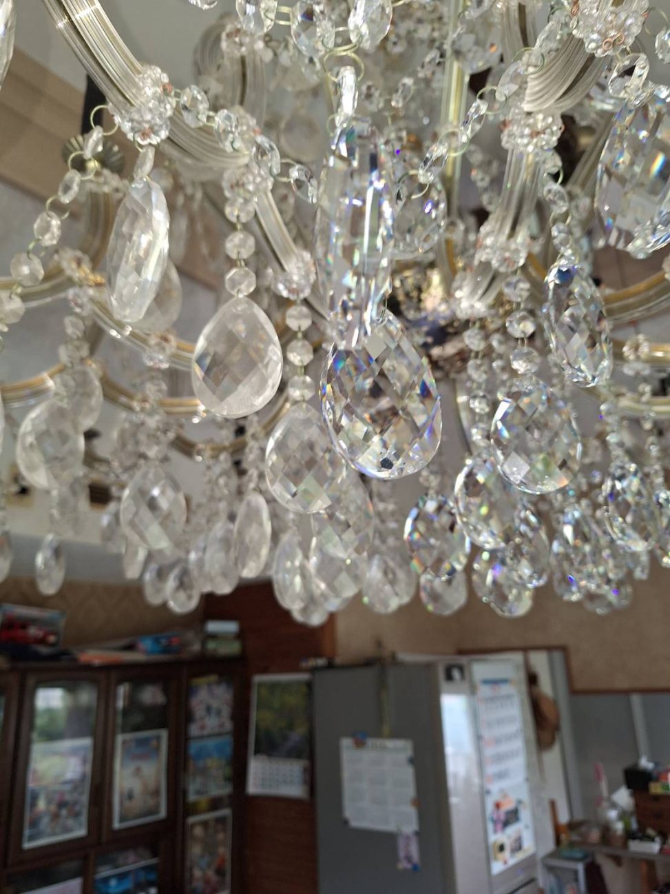 最新の海外インテリア照明の納品事例集 | クリスタルシャンデリアの清掃って効果があるのか?検証しました。|千葉県K様邸 最新の海外インテリア照明の納品事例集 | クリスタルシャンデリアの清掃って効果があるのか?検証しました。|千葉県K様邸