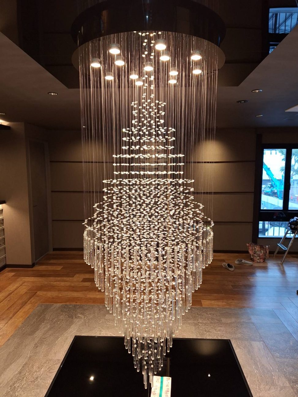 最新の海外インテリア照明の納品事例集 | 最近注目のホテルのエントランスにおすすめのシャンデリアとは?|J&MHOLDINGS様 最新の海外インテリア照明の納品事例集 | 最近注目のホテルのエントランスにおすすめのシャンデリアとは?|J&MHOLDINGS様