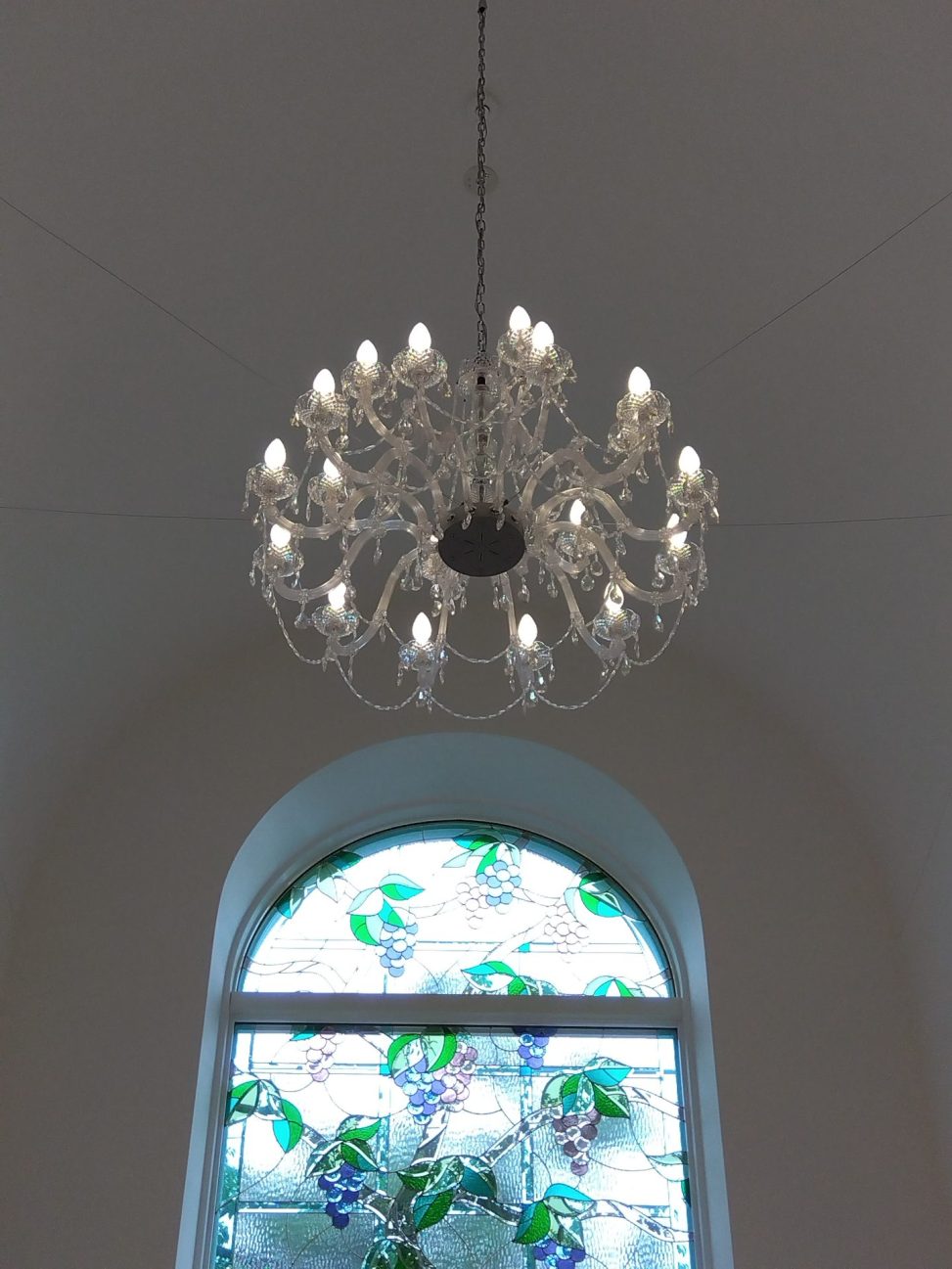 最新の海外インテリア照明の納品事例集 | 保育園で安心にシャンデリアが取り付け出来て、雨風に強いシャンデリアはありますか? 最新の海外インテリア照明の納品事例集 | 保育園で安心にシャンデリアが取り付け出来て、雨風に強いシャンデリアはありますか?