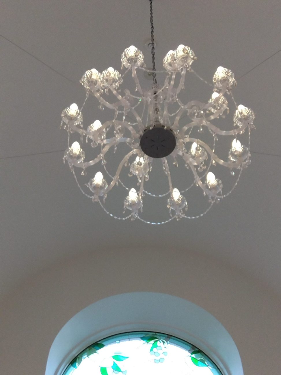 最新の海外インテリア照明の納品事例集 | 保育園で安心にシャンデリアが取り付け出来て、雨風に強いシャンデリアはありますか? 最新の海外インテリア照明の納品事例集 | 保育園で安心にシャンデリアが取り付け出来て、雨風に強いシャンデリアはありますか?