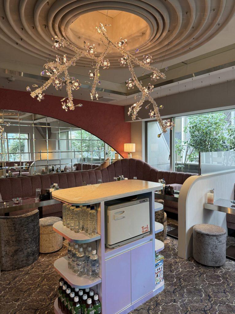 最新の海外インテリア照明の納品事例集 | これは照明?それともアート?唯一無二のクリスタルが魅せるクリスタルデザイン照明とは? 最新の海外インテリア照明の納品事例集 | これは照明?それともアート?唯一無二のクリスタルが魅せるクリスタルデザイン照明とは?