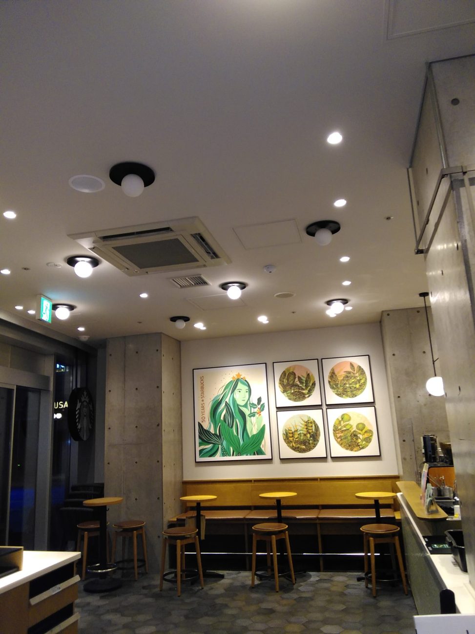 最新の海外インテリア照明の納品事例集 | 同じ空間でこんなにホテルのエントランスのイメージが変わるって知ってました? 最新の海外インテリア照明の納品事例集 | 同じ空間でこんなにホテルのエントランスのイメージが変わるって知ってました?