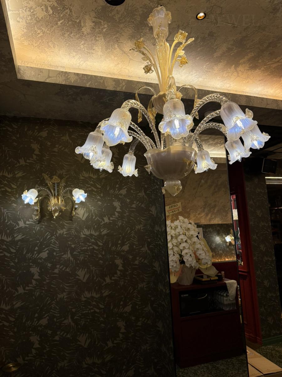 最新の海外インテリア照明の納品事例集 | オパールガラス製ベネチアンシャンデリアが魅せる表情の変化とは? 最新の海外インテリア照明の納品事例集 | オパールガラス製ベネチアンシャンデリアが魅せる表情の変化とは?