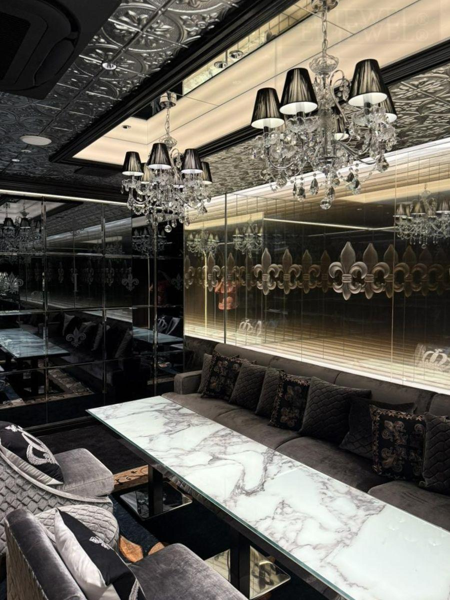 最新の海外インテリア照明の納品事例集 | 高級クラブの照明選びに迷ったら?ブラックシャンデリア実例 最新の海外インテリア照明の納品事例集 | 高級クラブの照明選びに迷ったら?ブラックシャンデリア実例